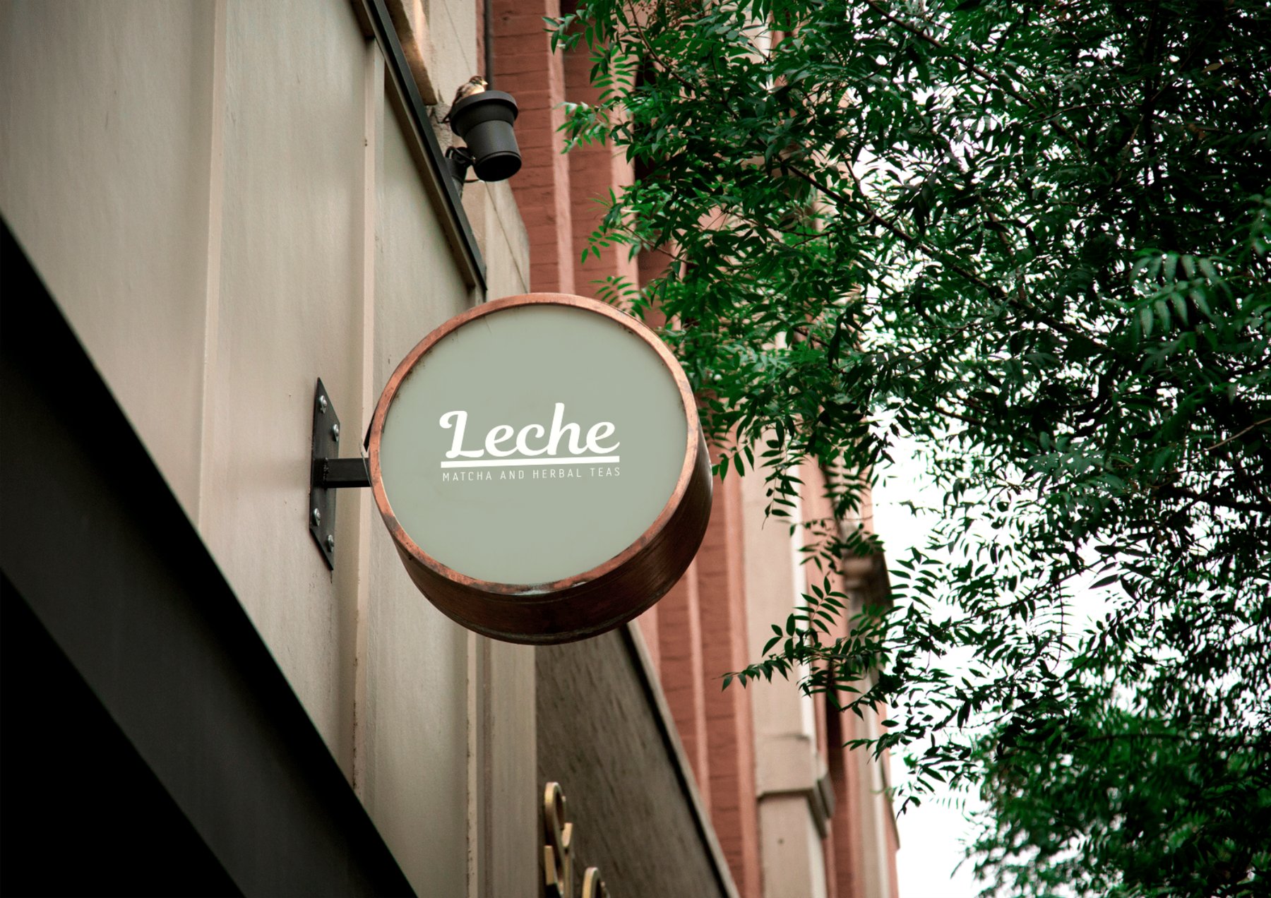 Leche identity in context